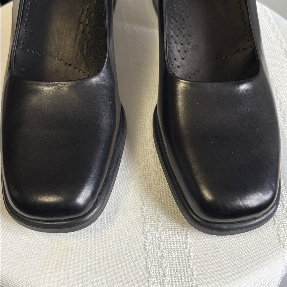 Nickels Black Heels with Pointed Toe and High Heel - Picture 7 of 8
